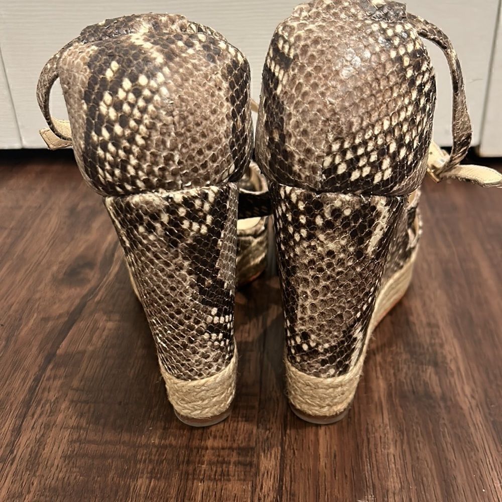 L.K. Bennett snake skin print platform heels, Size 8.5 - Picture 4 of 8